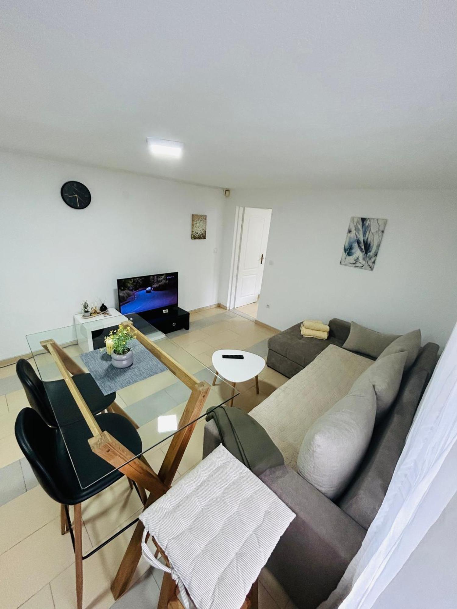 Apartmani Star Tuzla Esterno foto